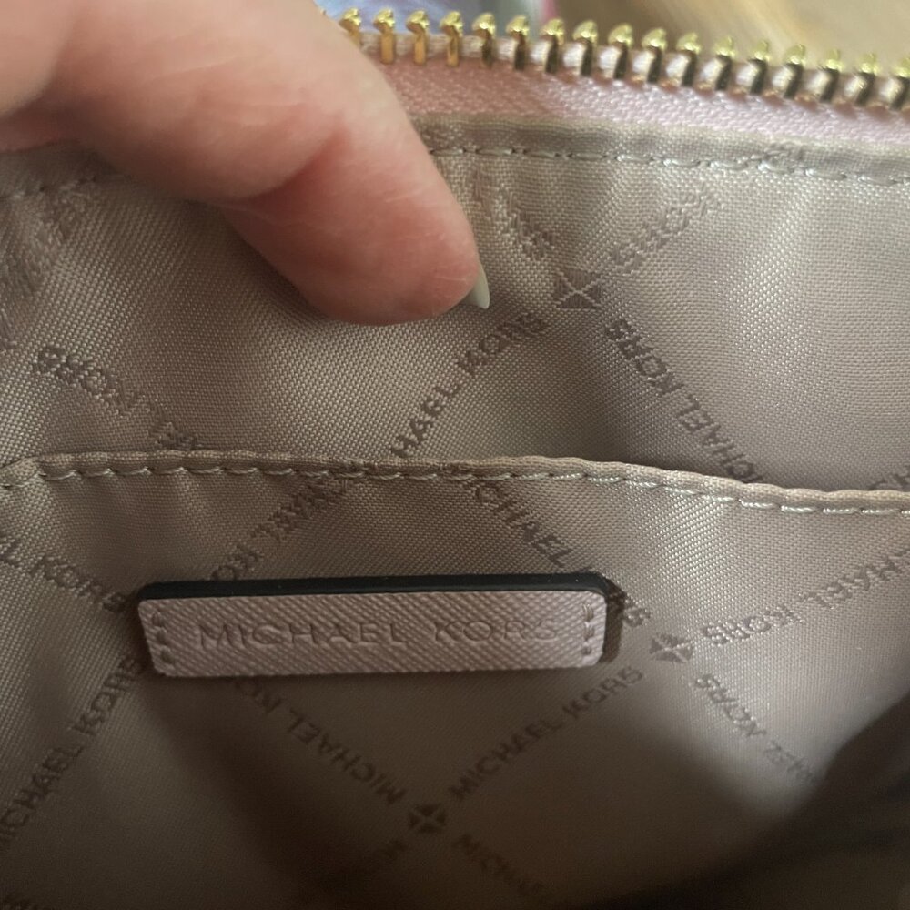 Michael Kors Jet Set Travel Medium Pouchette Crossbody Bag in Powder Blush - Picture 5 of 11